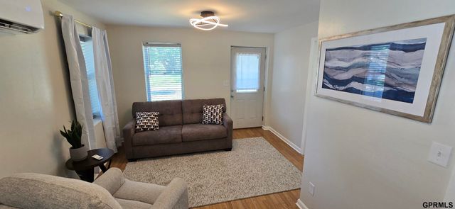 3958 N 53 Street, Omaha, NE 68104