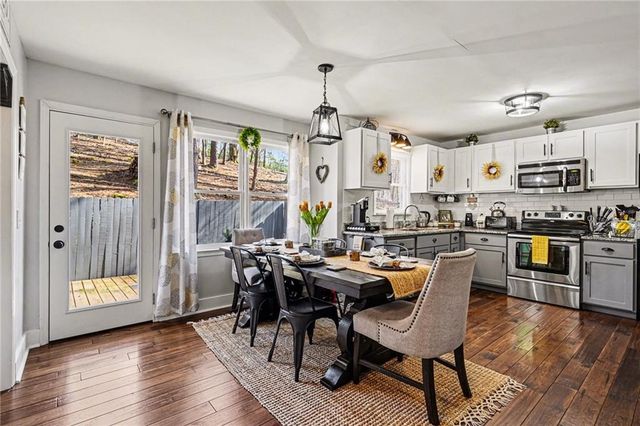 211 Hillside Drive, Waleska, GA 30183