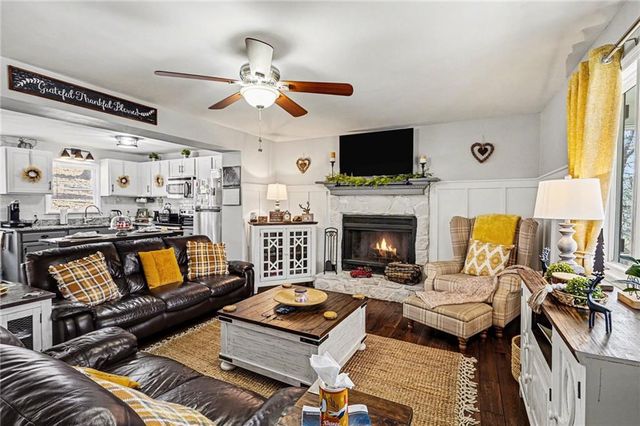 211 Hillside Drive, Waleska, GA 30183