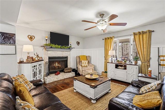 211 Hillside Drive, Waleska, GA 30183