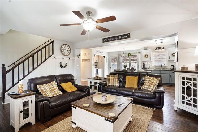 211 Hillside Drive, Waleska, GA 30183