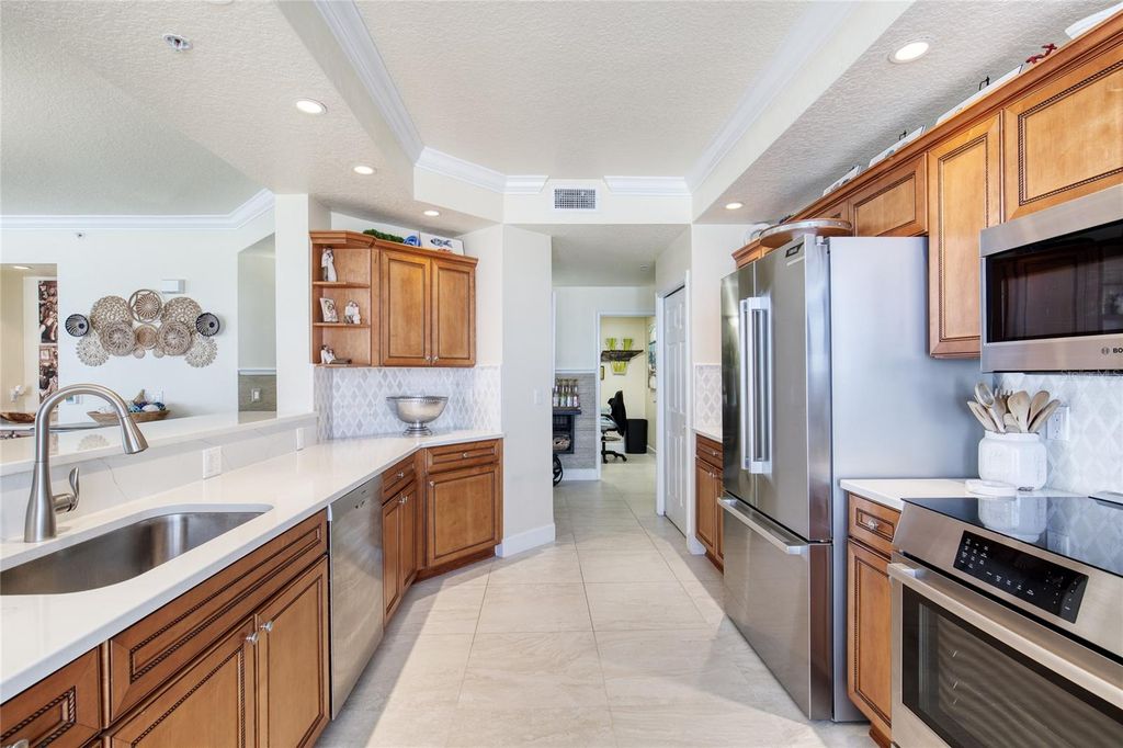 Image 13 of property listing at 2403 S ATLANTIC AVENUE 808, Daytona Beach, FL 32118