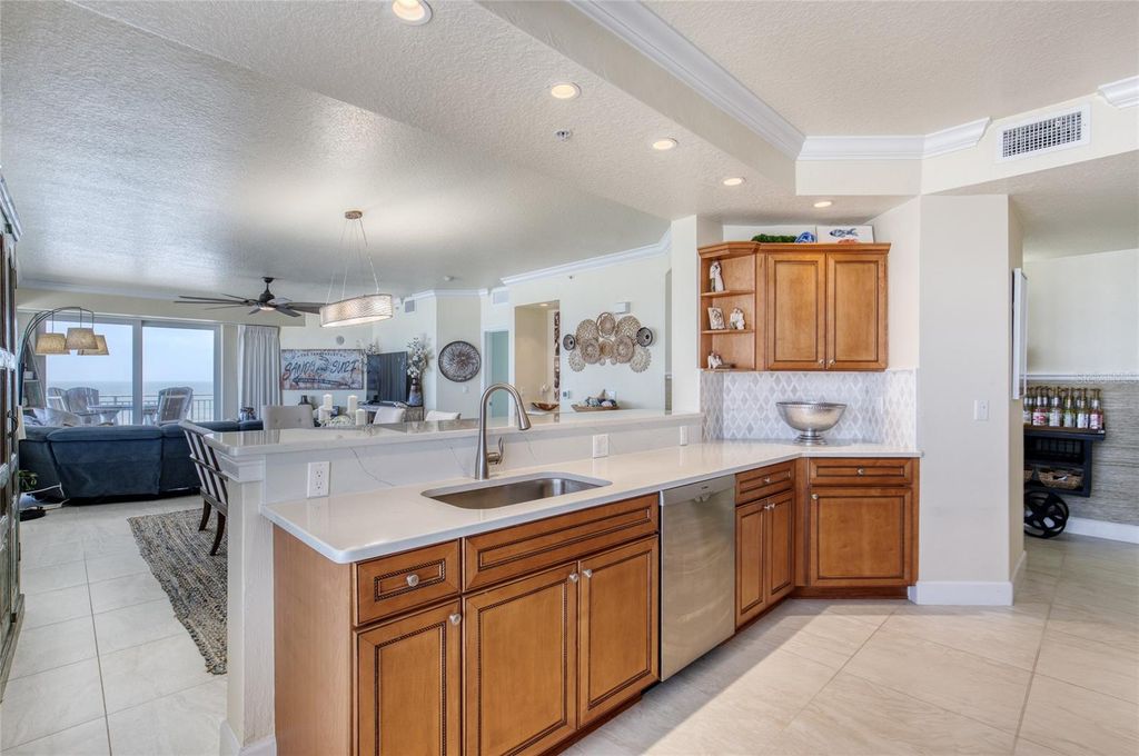 Image 15 of property listing at 2403 S ATLANTIC AVENUE 808, Daytona Beach, FL 32118