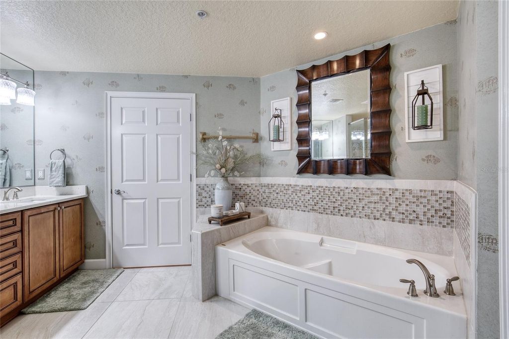 Image 38 of property listing at 2403 S ATLANTIC AVENUE 808, Daytona Beach, FL 32118