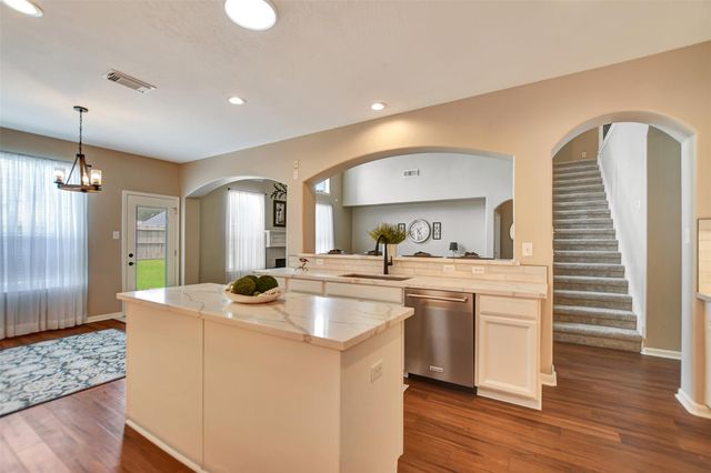 810 Almond Pointe, League City, TX 77573