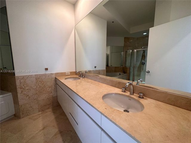 808 Brickell Key Dr 3608, Miami, FL 33131