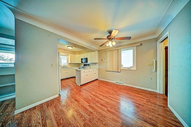 2401 Victoria Drive SW, Cedar Rapids, IA 52404