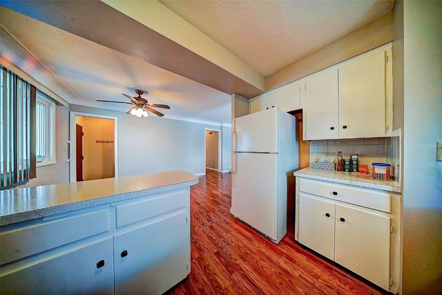 2401 Victoria Drive SW, Cedar Rapids, IA 52404