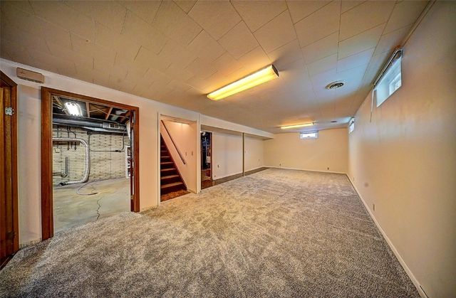 2401 Victoria Drive SW, Cedar Rapids, IA 52404