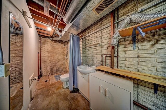 2401 Victoria Drive SW, Cedar Rapids, IA 52404