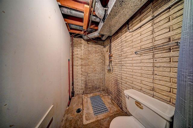 2401 Victoria Drive SW, Cedar Rapids, IA 52404