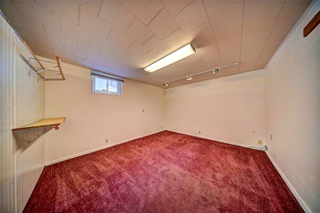 2401 Victoria Drive SW, Cedar Rapids, IA 52404