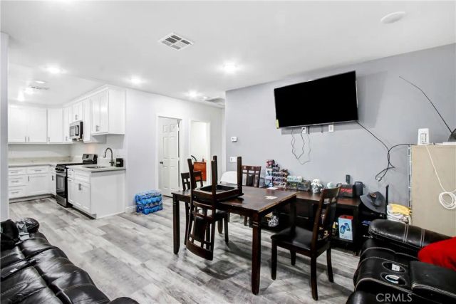 8426 Greenpoint, Riverside, CA 92503