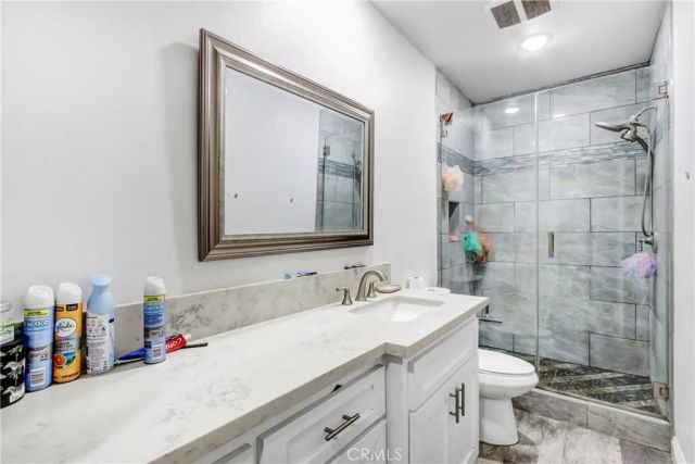 8426 Greenpoint, Riverside, CA 92503