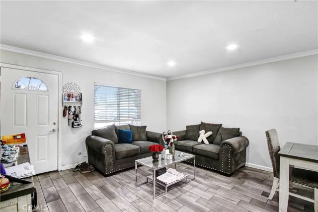 8426 Greenpoint, Riverside, CA 92503