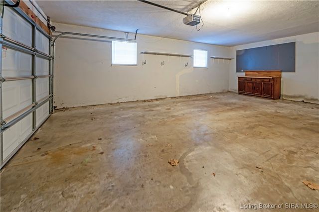 212 Village Pine Drive, New Albany, IN 47150