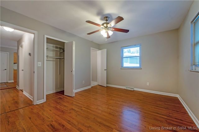 212 Village Pine Drive, New Albany, IN 47150