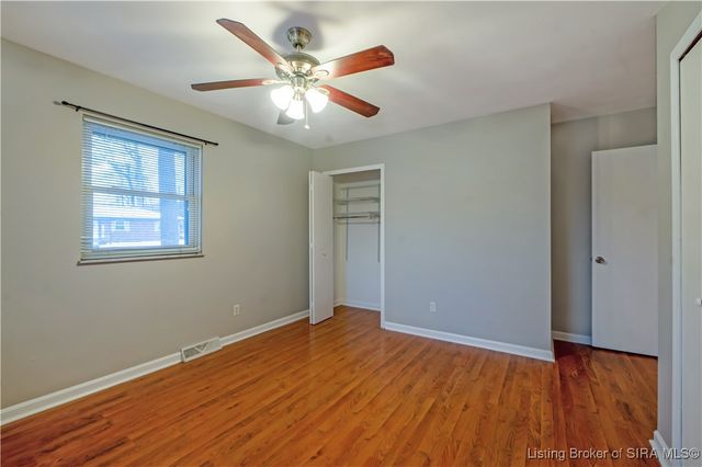 212 Village Pine Drive, New Albany, IN 47150