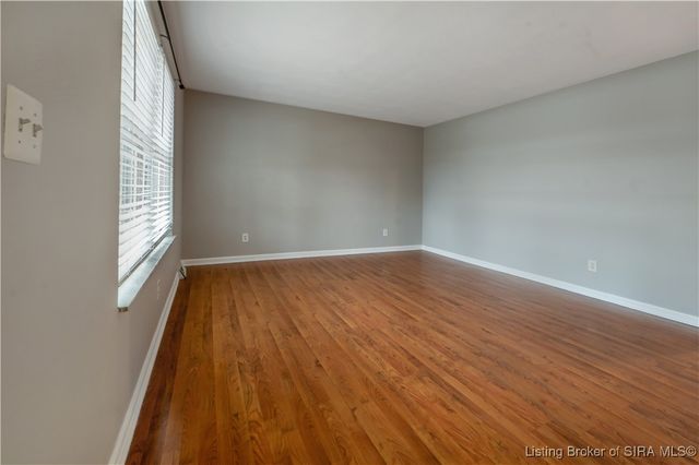 212 Village Pine Drive, New Albany, IN 47150