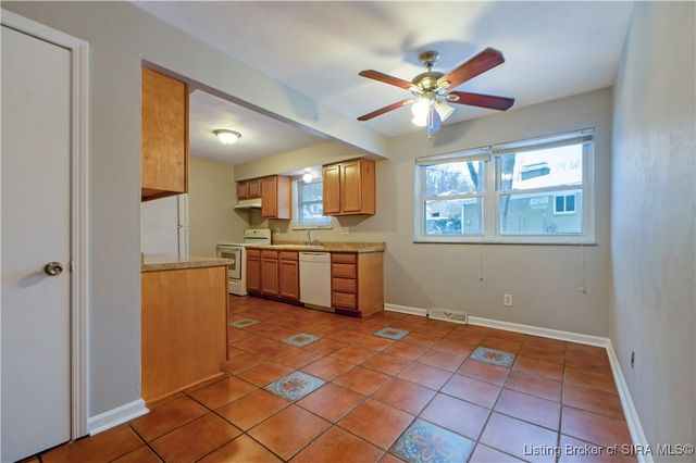 212 Village Pine Drive, New Albany, IN 47150