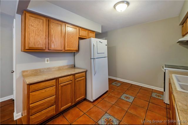 212 Village Pine Drive, New Albany, IN 47150