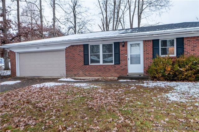 212 Village Pine Drive, New Albany, IN 47150