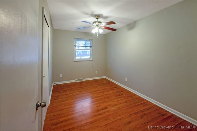 212 Village Pine Drive, New Albany, IN 47150