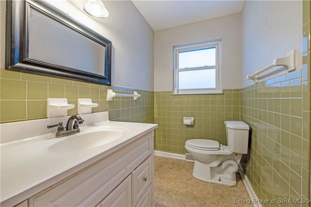 212 Village Pine Drive, New Albany, IN 47150