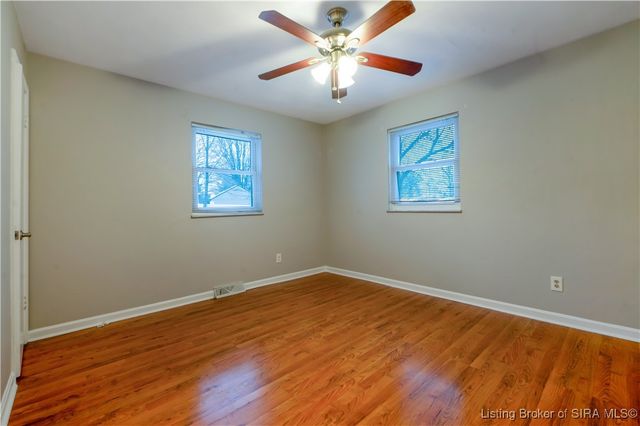 212 Village Pine Drive, New Albany, IN 47150