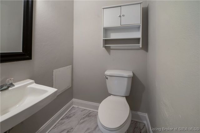 212 Village Pine Drive, New Albany, IN 47150