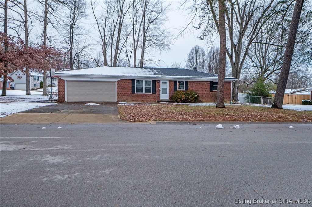 212 Village Pine Drive, New Albany, IN 47150