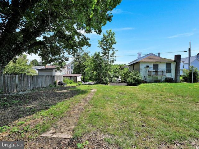 221 ORCHARD ST, Auburn, PA 17922