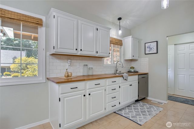 2438 Tyndell Circle SW, Tumwater, WA 98512