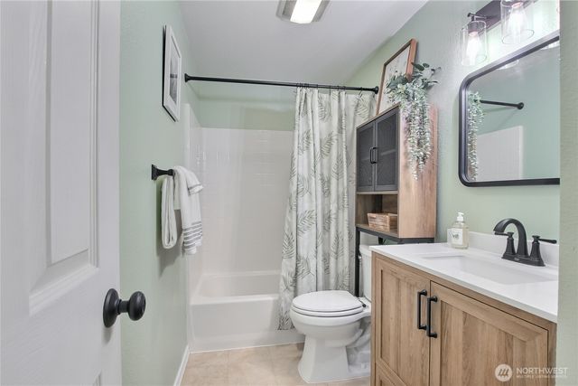 2438 Tyndell Circle SW, Tumwater, WA 98512
