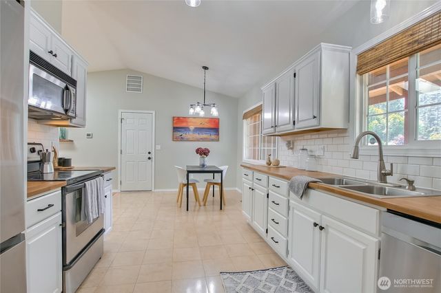 2438 Tyndell Circle SW, Tumwater, WA 98512