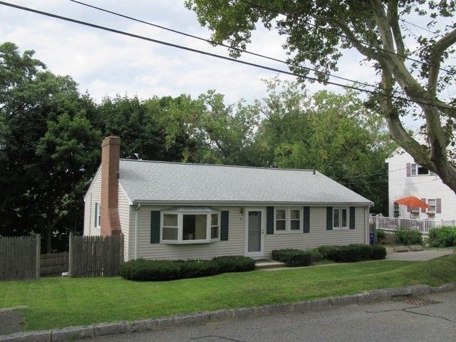 11 Lorraine Ter, Arlington, MA 02474