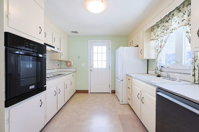 11 Lorraine Ter, Arlington, MA 02474