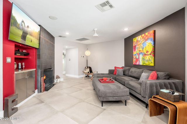 13208 N Hayden Road, Scottsdale, AZ 85260