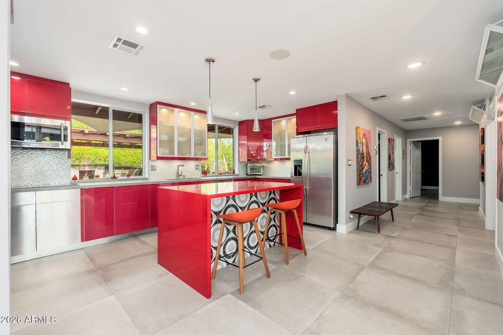 Image 14 of property listing at 13208 N Hayden Road, Scottsdale, AZ 85260
