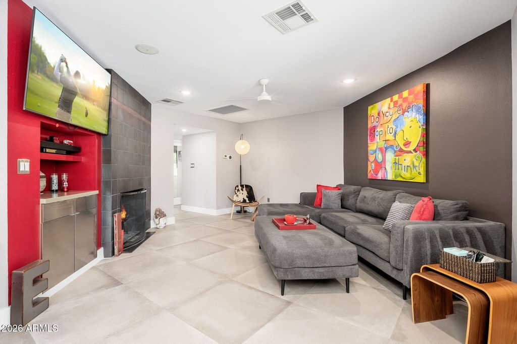 Image 23 of property listing at 13208 N Hayden Road, Scottsdale, AZ 85260