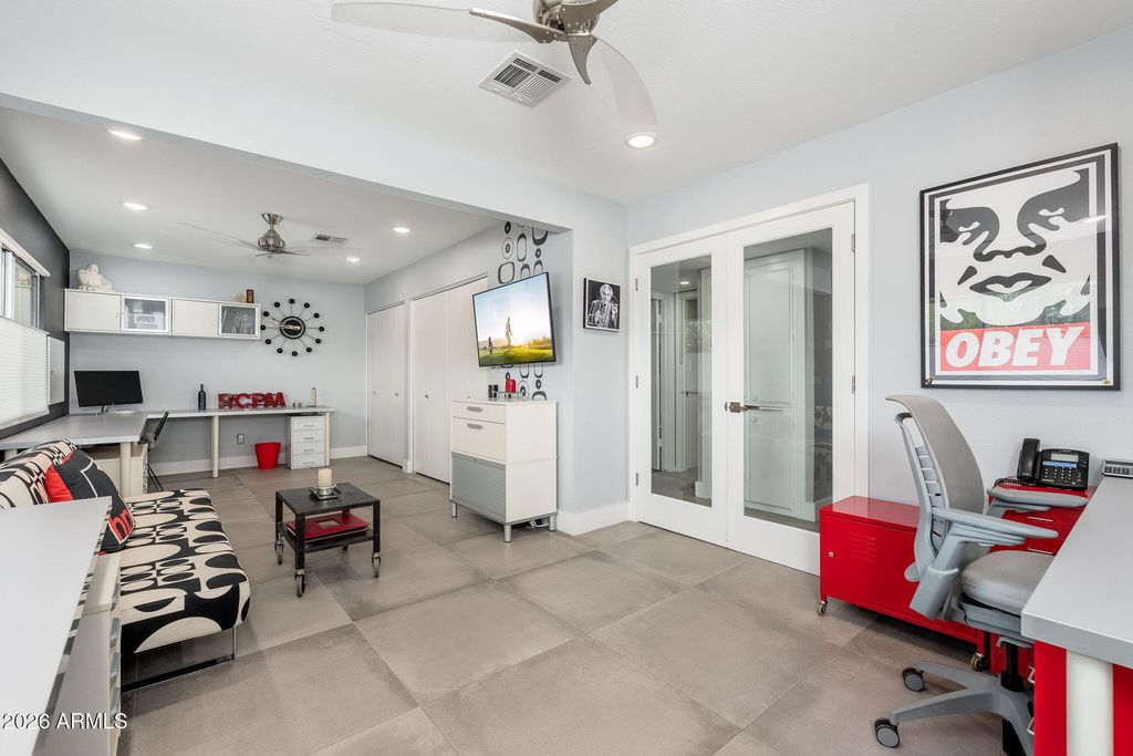 Image 25 of property listing at 13208 N Hayden Road, Scottsdale, AZ 85260