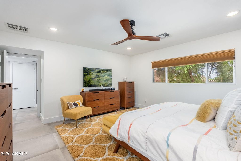 Image 33 of property listing at 13208 N Hayden Road, Scottsdale, AZ 85260