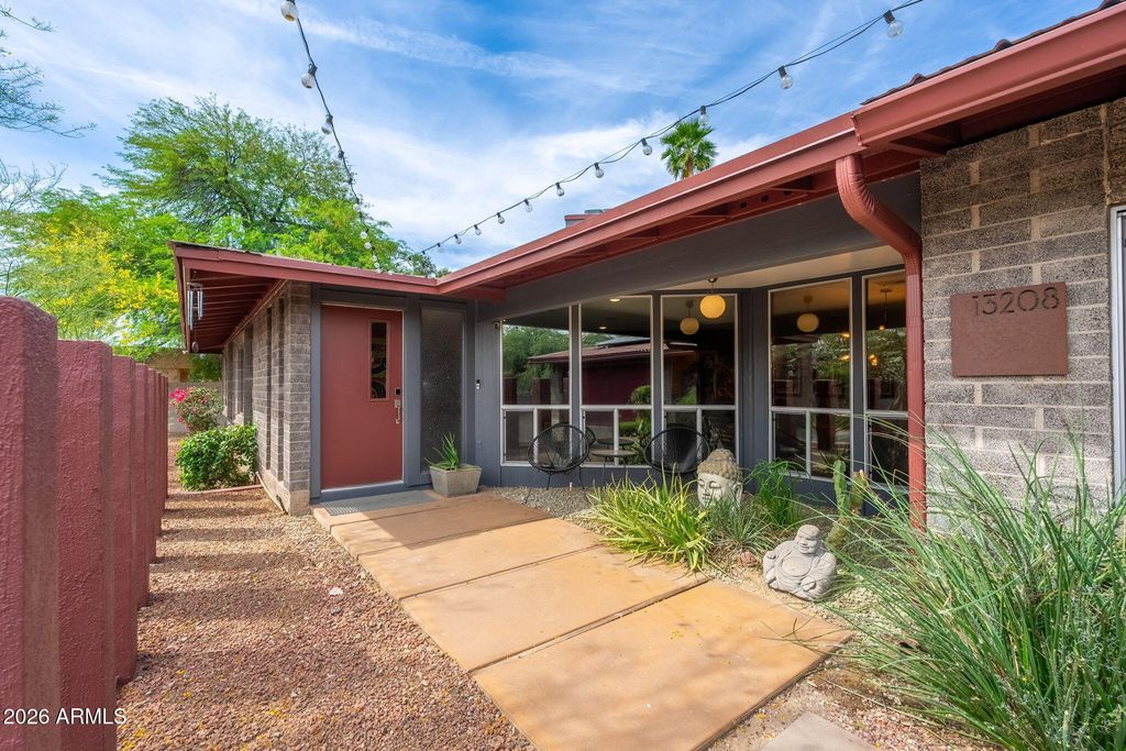 Image 6 of property listing at 13208 N Hayden Road, Scottsdale, AZ 85260