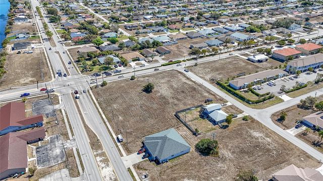 804 GLEASON PARKWAY, Cape Coral, FL 33914
