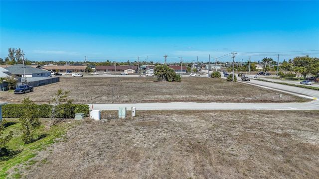 804 GLEASON PARKWAY, Cape Coral, FL 33914
