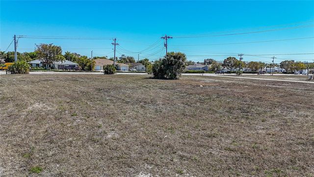 804 GLEASON PARKWAY, Cape Coral, FL 33914