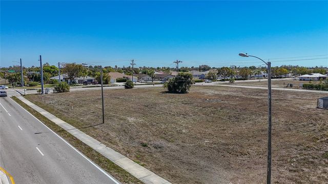 804 GLEASON PARKWAY, Cape Coral, FL 33914