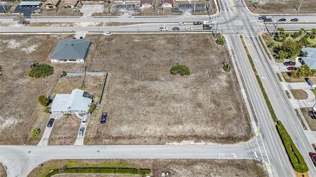 804 GLEASON PARKWAY, Cape Coral, FL 33914