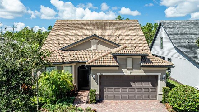 7700 Winding Cypress DR, Naples, FL 34114
