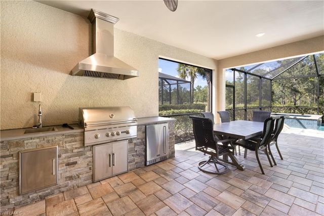 7700 Winding Cypress DR, Naples, FL 34114